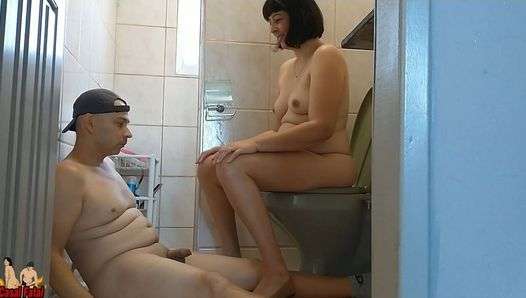 After cleaning the house, nudist wife pee and she uses the cuckold as toilet paper