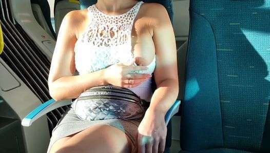 I flash my tits and pussy in public