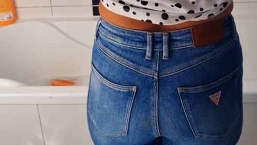 I Love Masturbate fantasizing my Stepbrother when taking a bath – I want him so much i cant stop thinking of Him