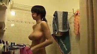 Justyna is Disgusted by Messy Facial