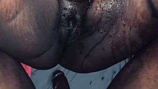 Make that midget pussy squirt