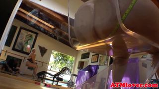 Roundass babe spreads her bigass