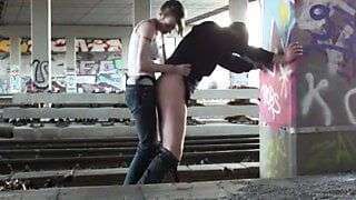 STRAPON FUCK OUTDOOR