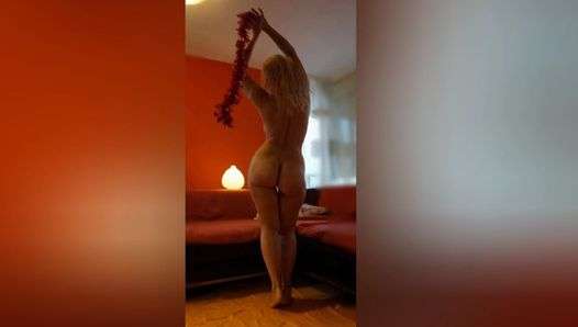 Selena’s sex games in retro light