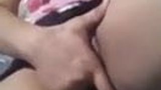 Ama de casa masturbandose.