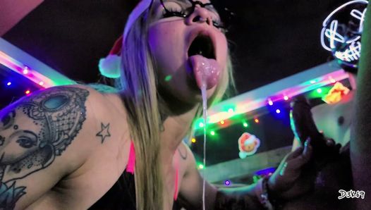 Christmas Sexy cumshot as a gift: Blowjob drooling cumshot