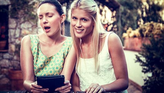 Sweet Cat fingers her girlfriend to an orgasm