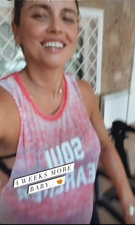 Amra je napunjena spermom… tko je jos zeli napunit? PISITE