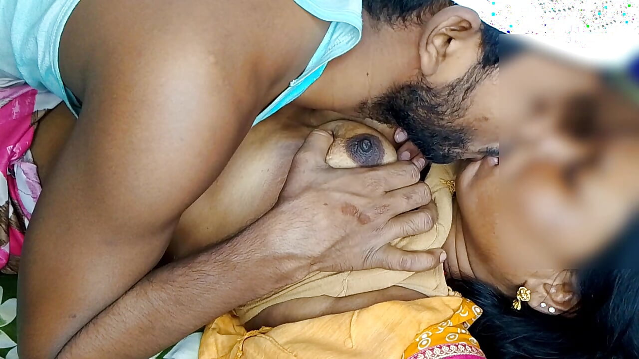 Aunty Ji Ka Piyash Bujhaya Raat Ko Bohat Achha Laga