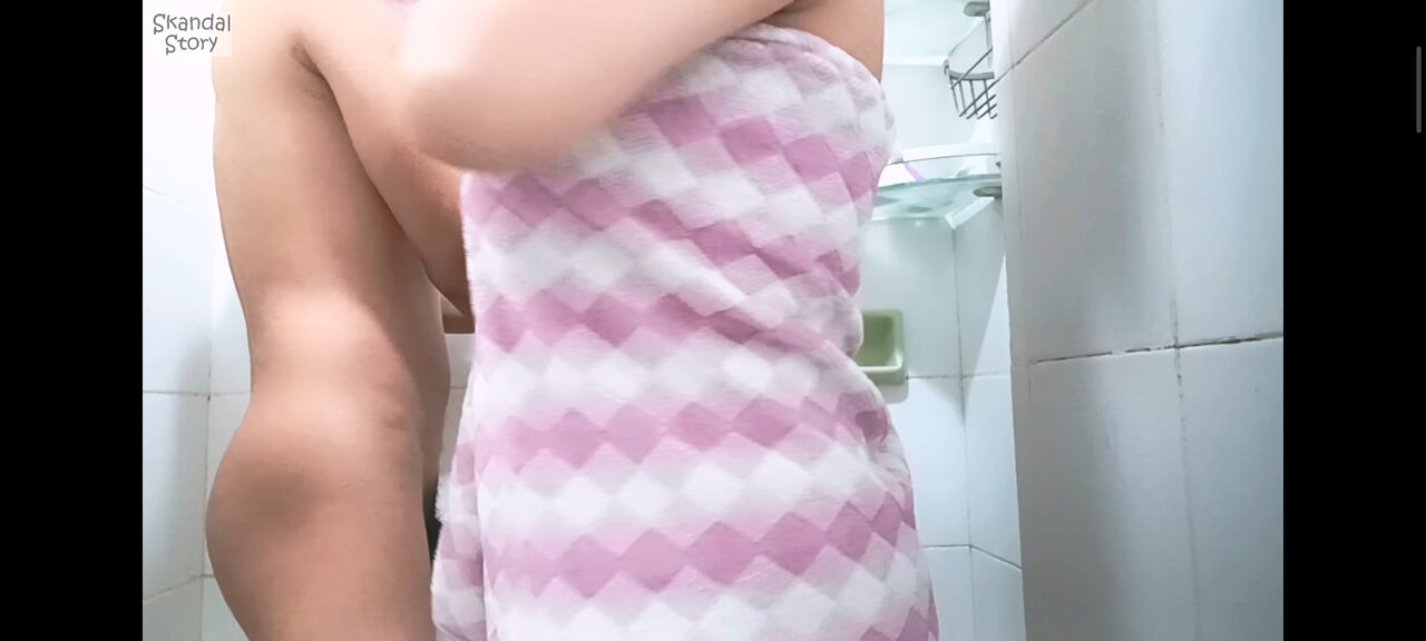 First Time Bathing with Auntie