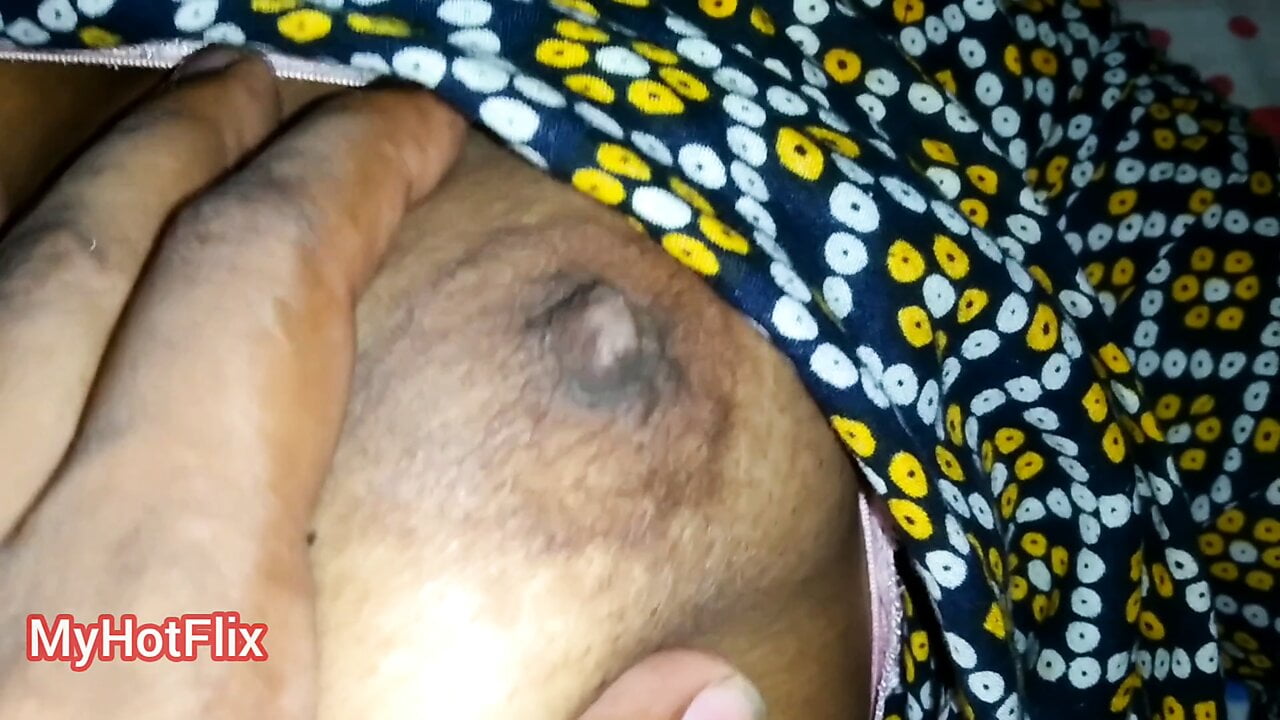 Indian Bengali Hot Bhabi Showing Her Beautiful Pussy