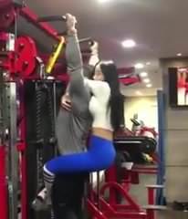 Mexicana flaquita en el GYM