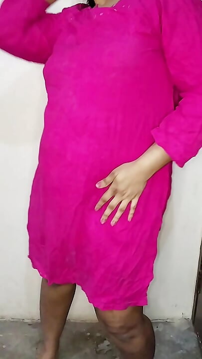 Paki girlfriend ki kameez phaarr di🥵