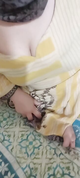 Randi wajeeha showing & playing her big boobs