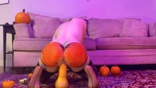 PUMPKIN PAWG CREAMS ON HUGE COCK SQUASH